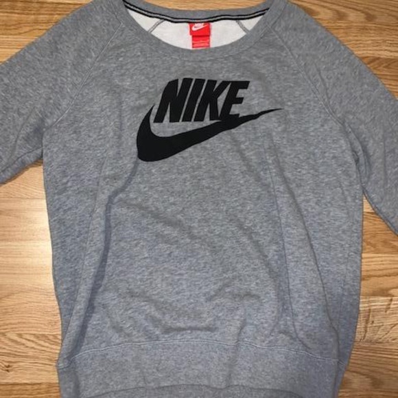 Nike Sweaters - Nike Unisex Large Grey sweatshirt